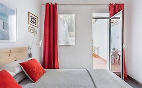 Stylish Apartment With Terrace For Couple Or Family